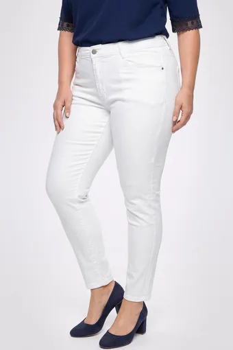 Bijele slim fit traperice