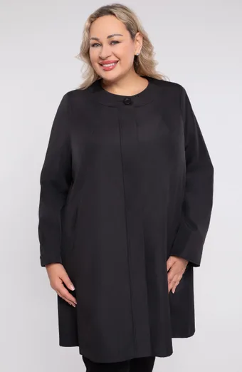 Elegantni crni kaput