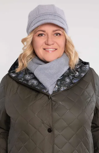 Siva bejzbolska kapa