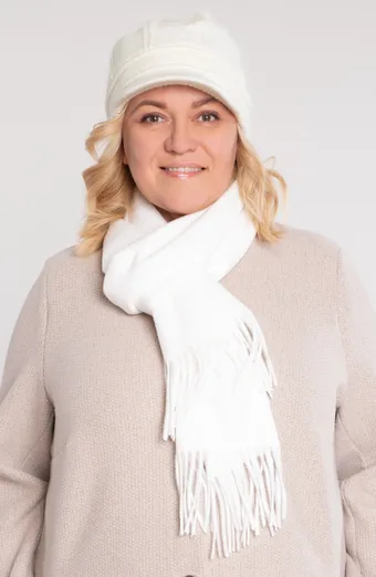 Bijela bejzbolska kapa