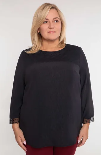 Crna bluza s točkicama na dekolteu