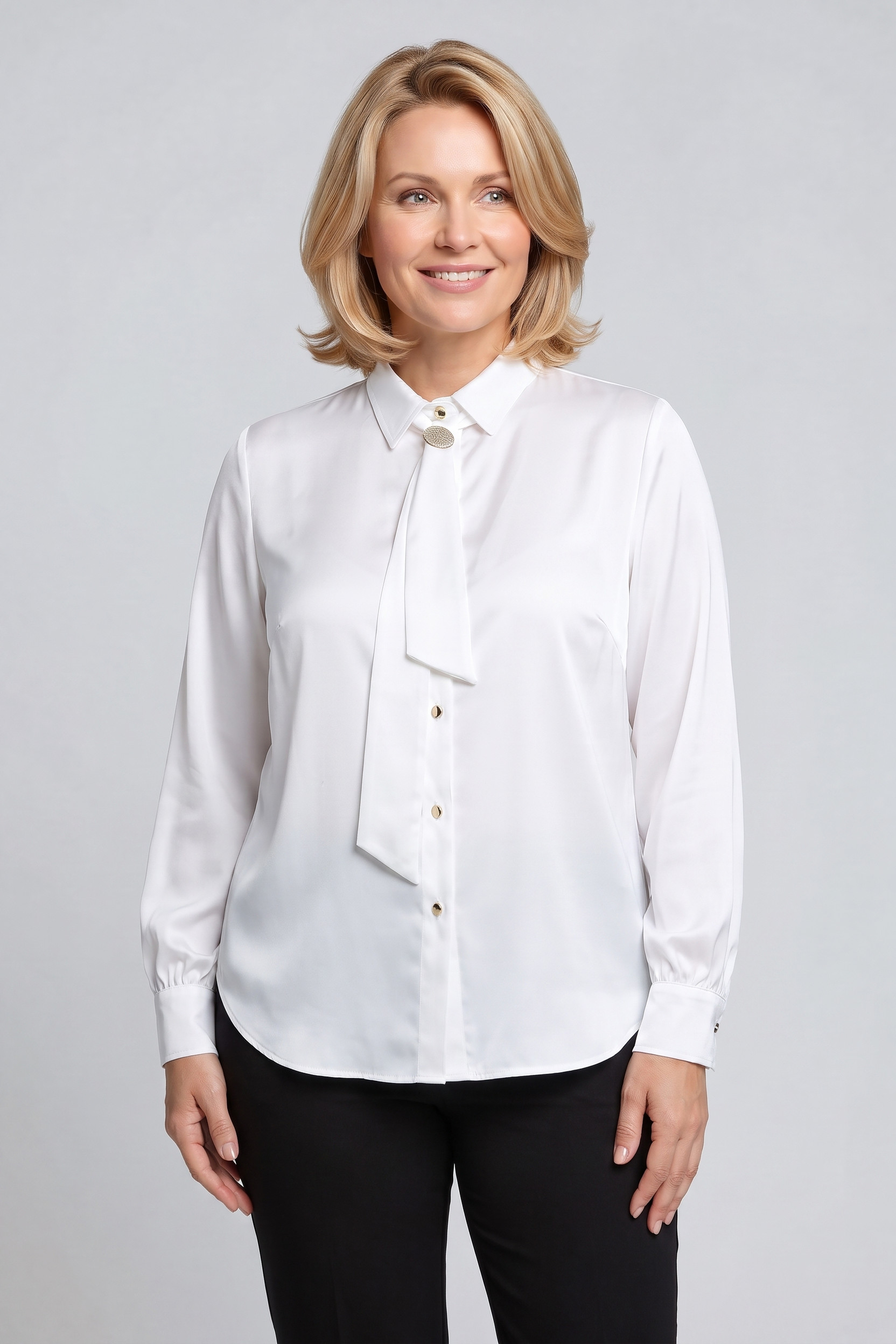 copy of Bijela bluza sa zlatnom brošom u obliku brošem