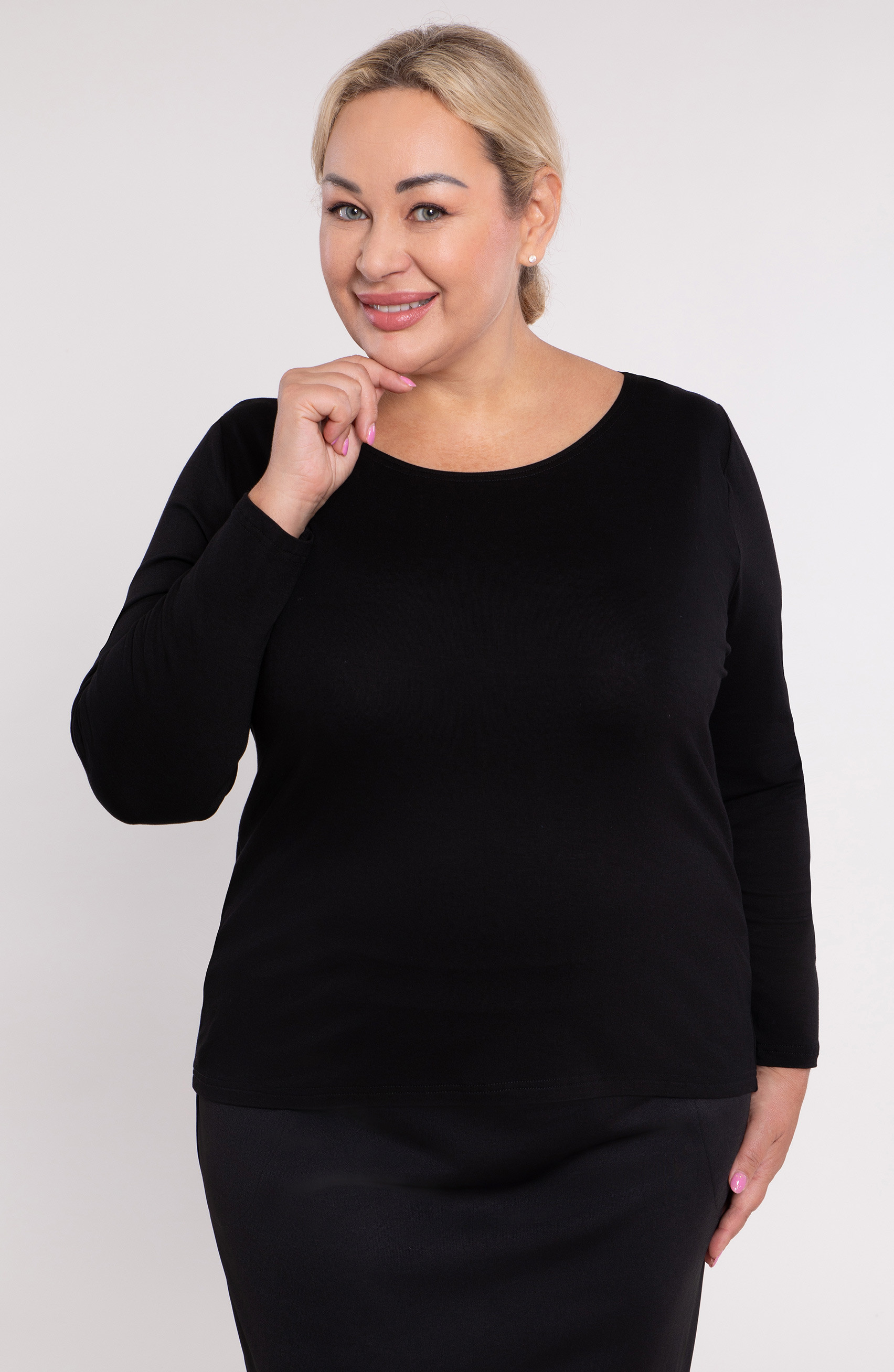 Obična crna bluza